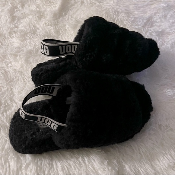 UGG Slide on Slippers - Picture 2 of 4